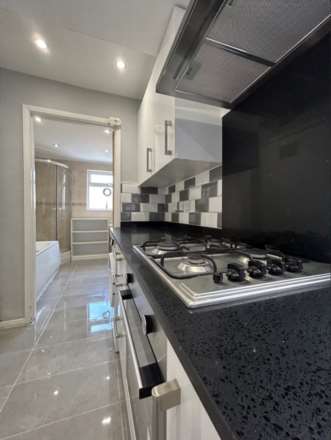 Blenheim Road, Reading, Image 2