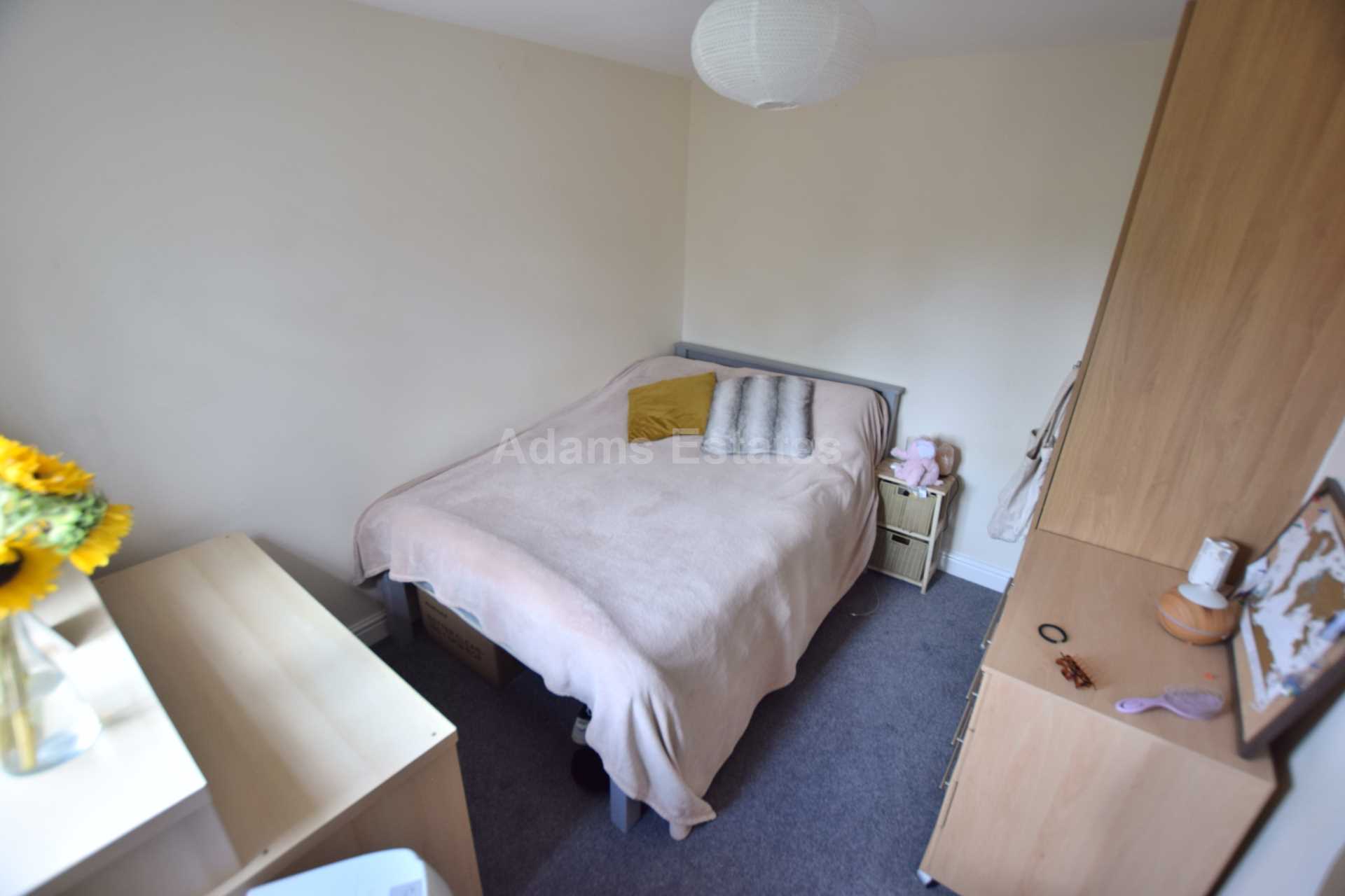 Donnington Gardens, Reading, Image 7