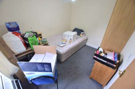 Donnington Gardens, Reading, Image 10