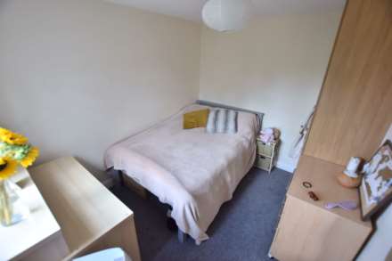 Donnington Gardens, Reading, Image 7