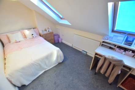 Donnington Gardens, Reading, Image 9