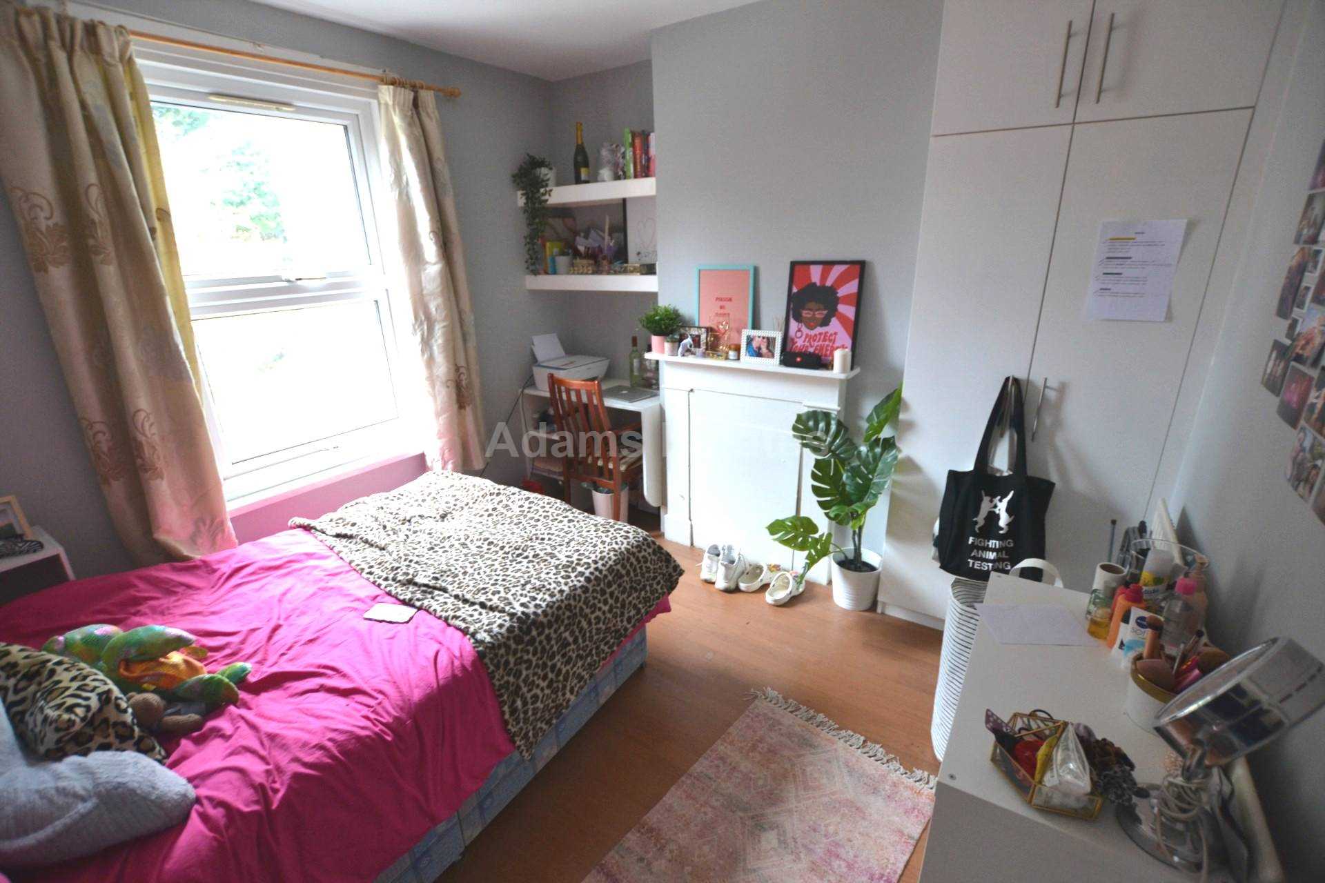 Donnington Gardens, Reading, Image 6
