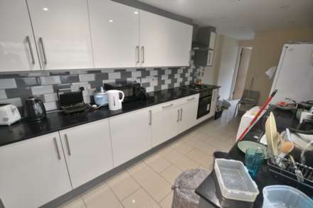 Blenheim Road, Reading, Image 1