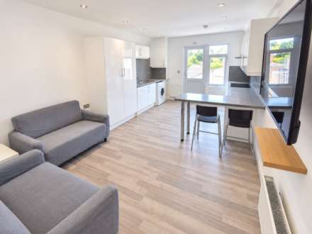 Property For Rent Christchurch Road, Reading