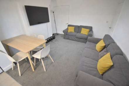 Elm Road, Reading, RG6 5TS, Image 4