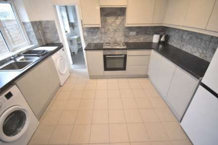 Elm Road, Reading, RG6 5TS, Image 5