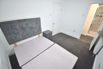 Basingstoke Road, Reading, Image 9