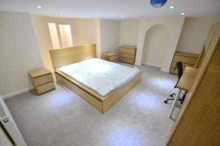 London Road, Reading, Image 1