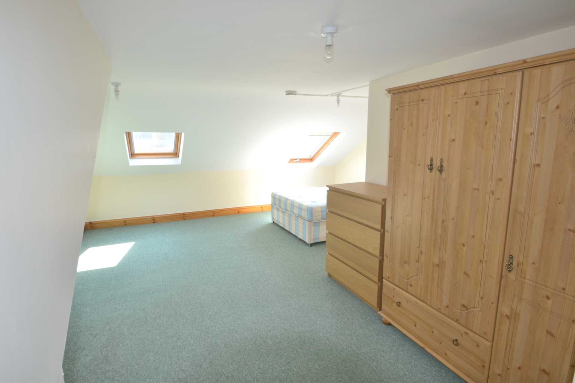Kings Road, Reading, Berkshire RG1 3DD, Image 3