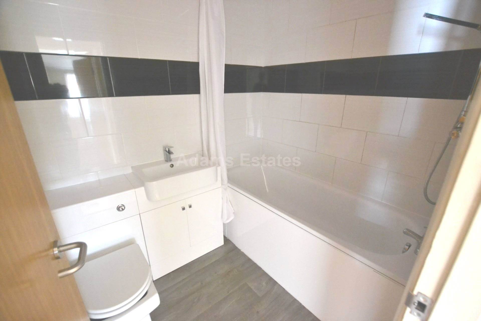 Reading Road, Pangbourne, Image 8