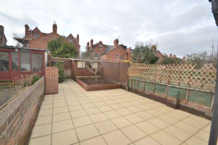 Donnington Gardens, Reading, Image 10