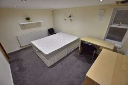 St Johns Street, Reading, Image 4