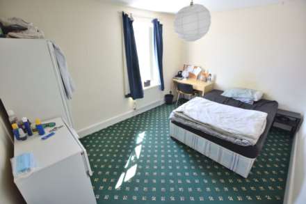 St Johns Street, Reading, Image 6