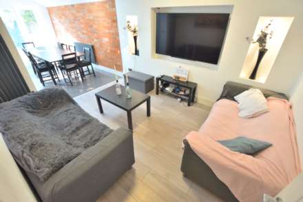 6 Bedroom Terrace, Donnington Road, Reading