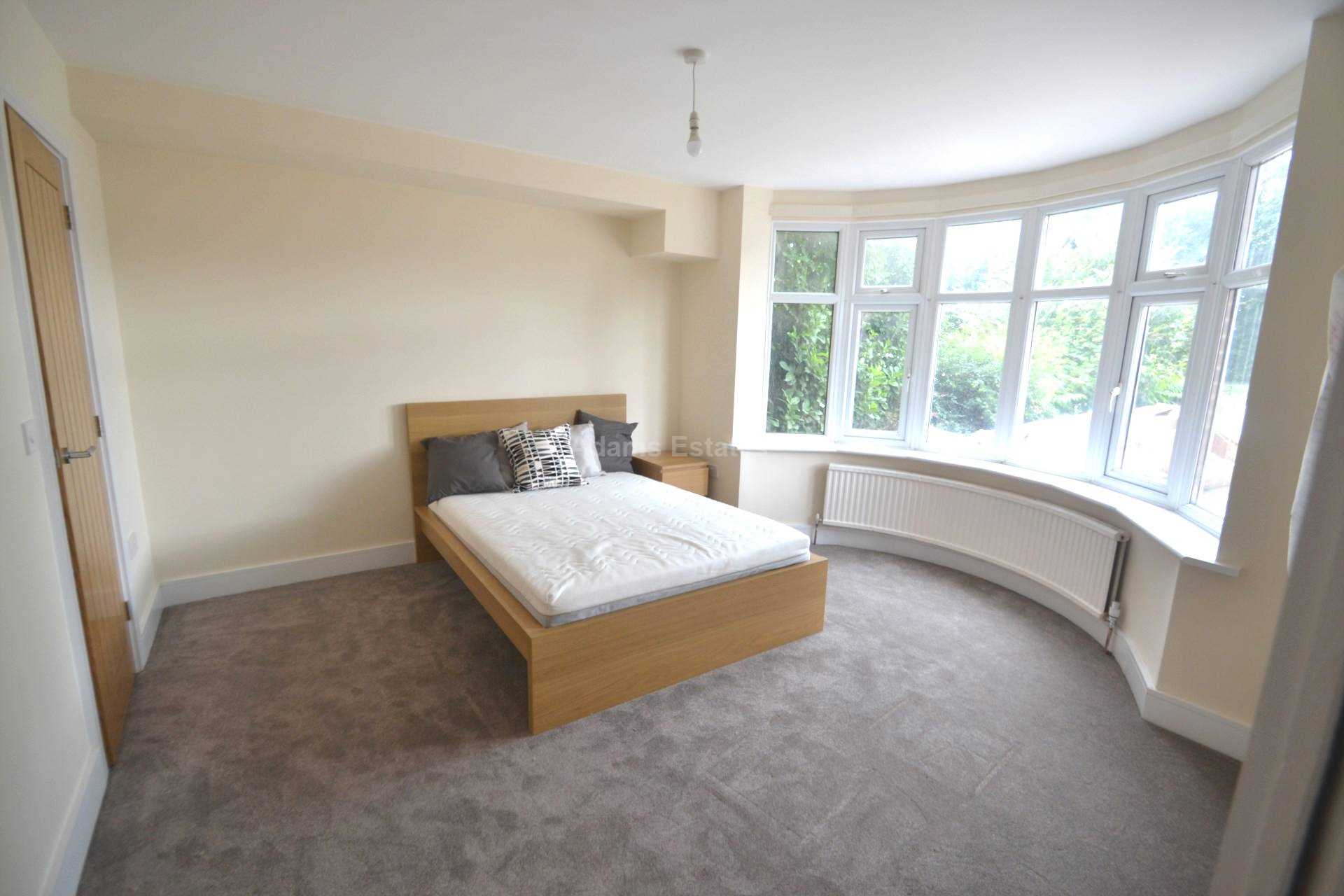 Room 2, Church Road, Reading, Image 1