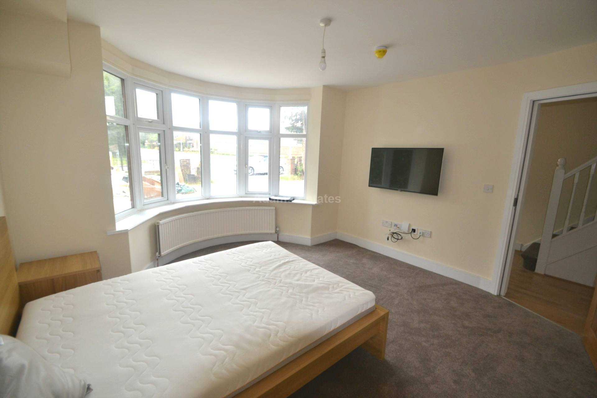 Room 2, Church Road, Reading, Image 4