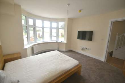 Room 2, Church Road, Reading, Image 4