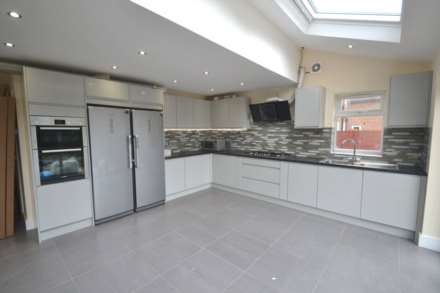 Room 2, Church Road, Reading, Image 6