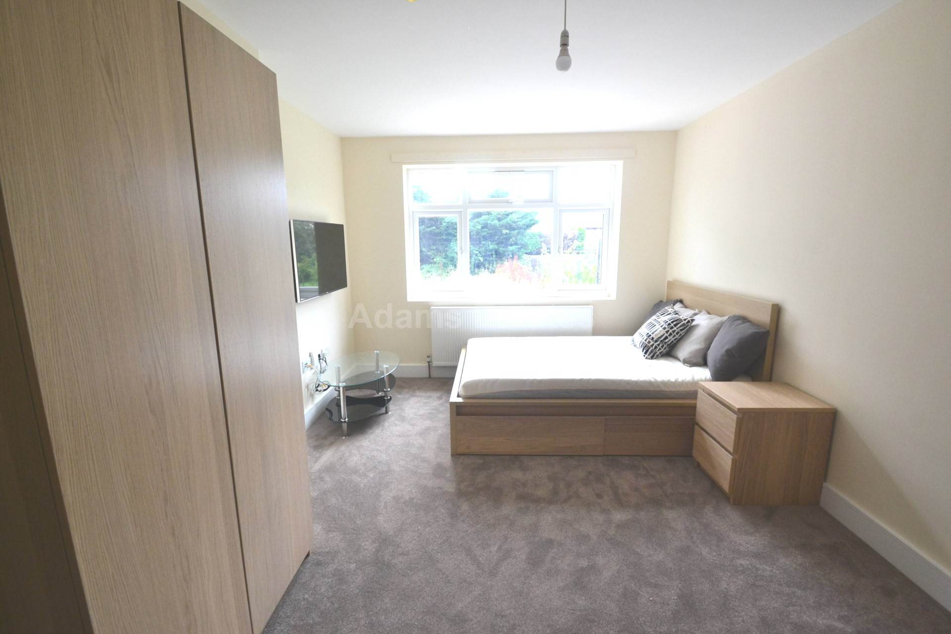 Room 3, Church Road, Reading, Image 2