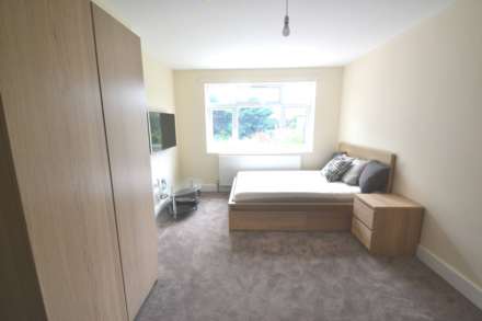 Room 3, Church Road, Reading, Image 2
