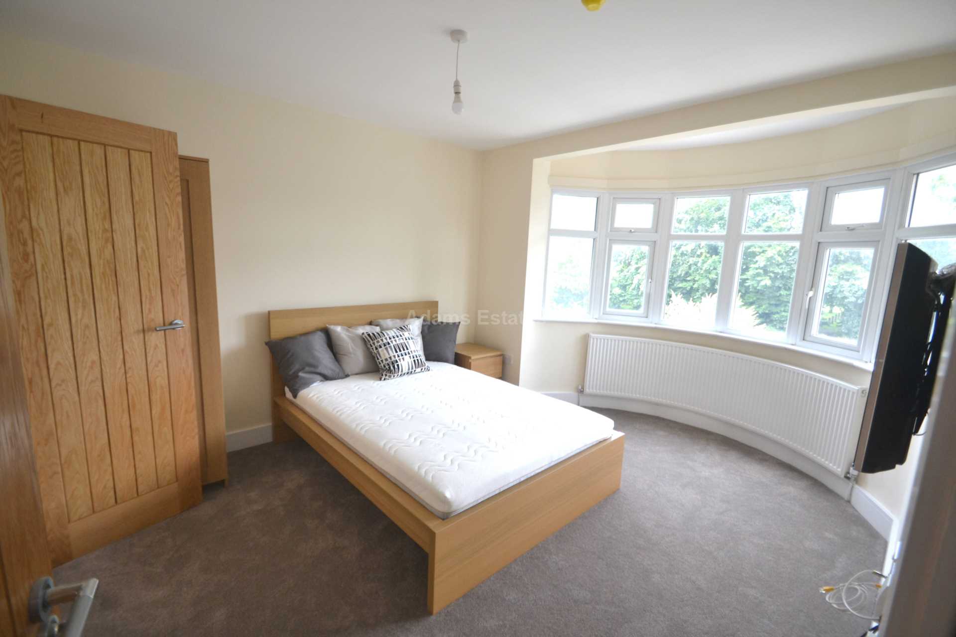 Room 4, Church Road, Reading, Image 1