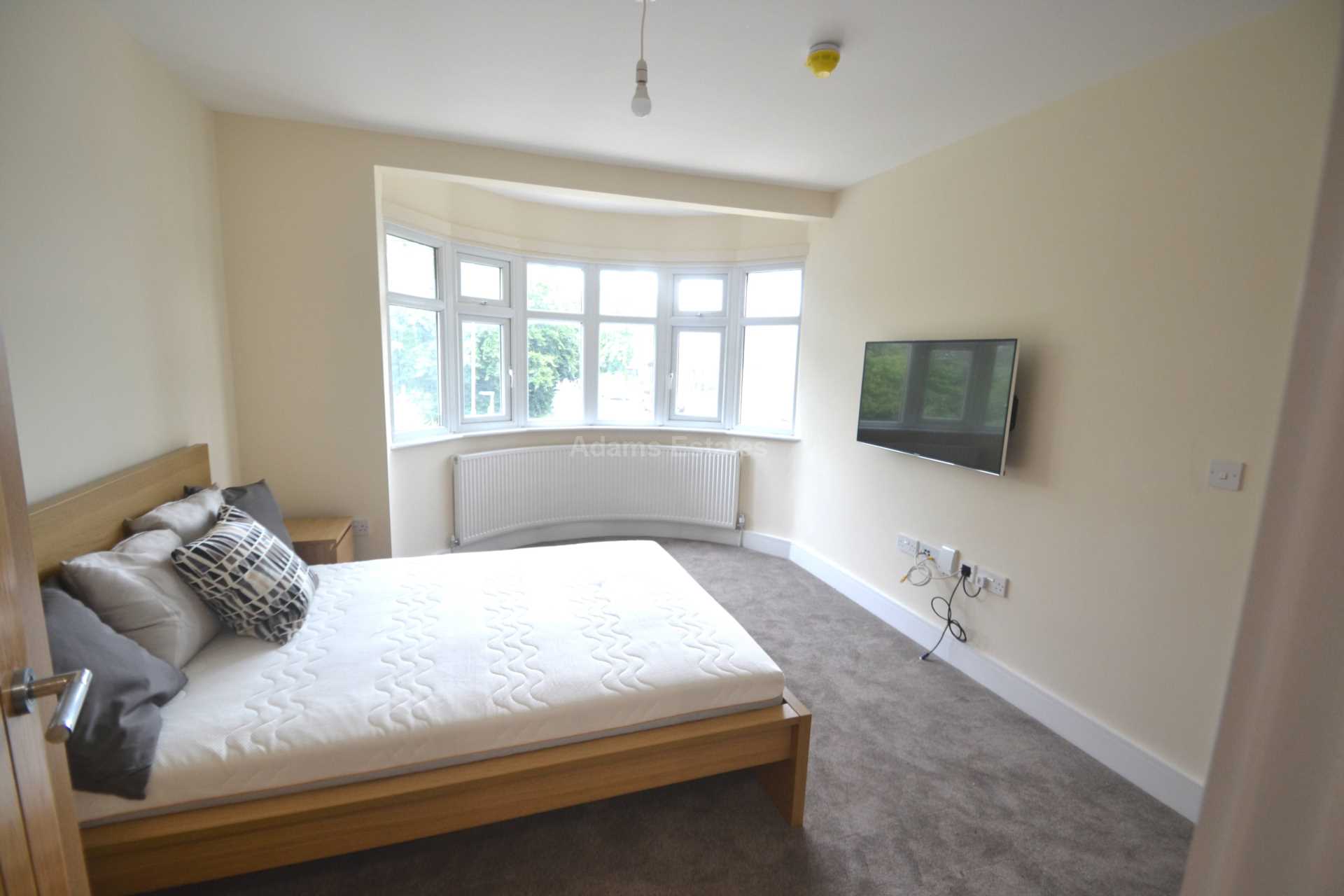 Room 4, Church Road, Reading, Image 6
