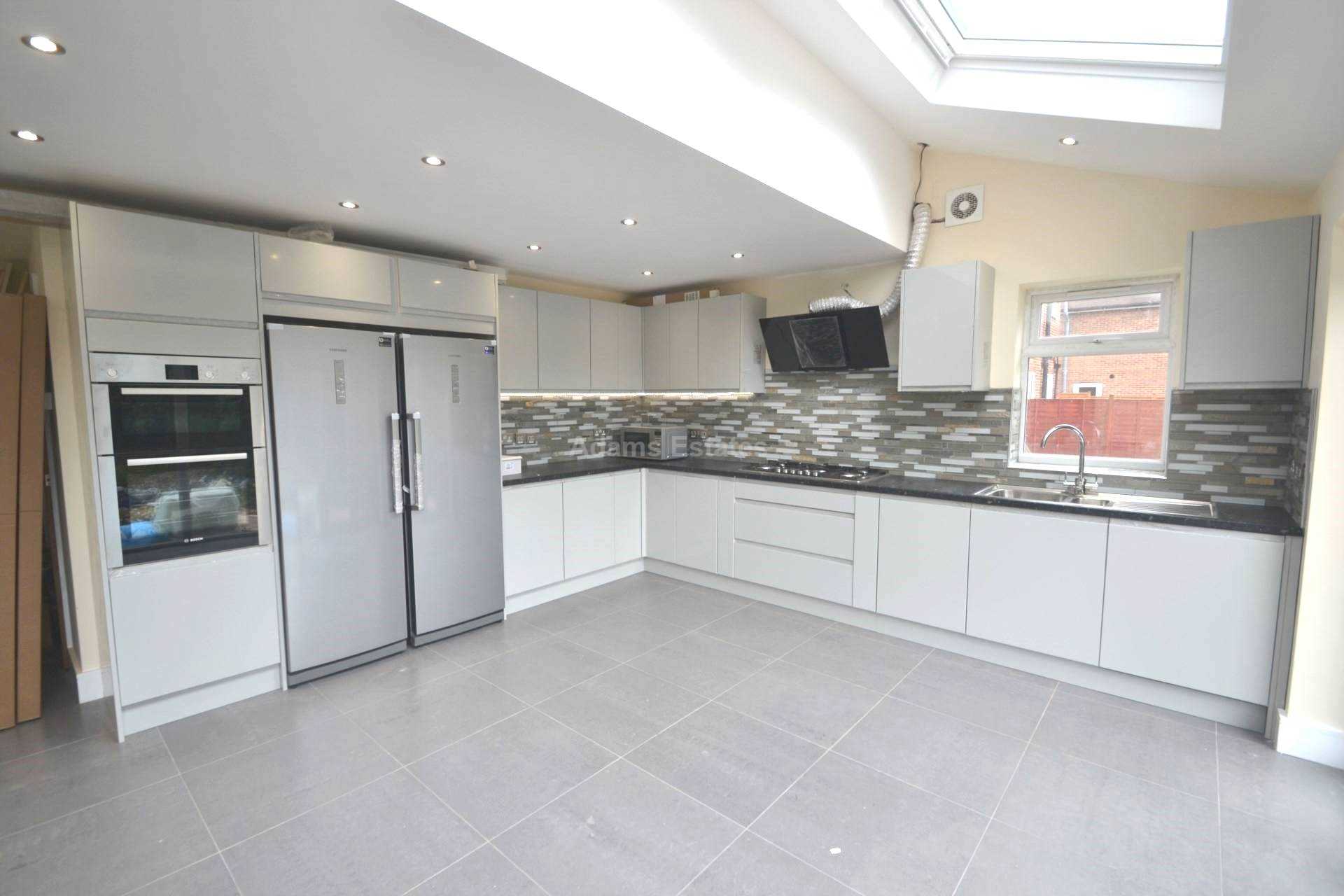 Room 8, Church Road, Reading, Image 4