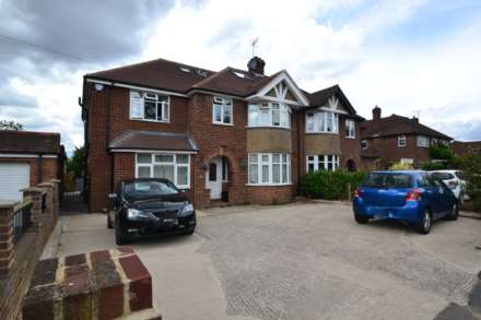 Room 8, Church Road, Reading, Image 2