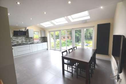 Room 8, Church Road, Reading, Image 3