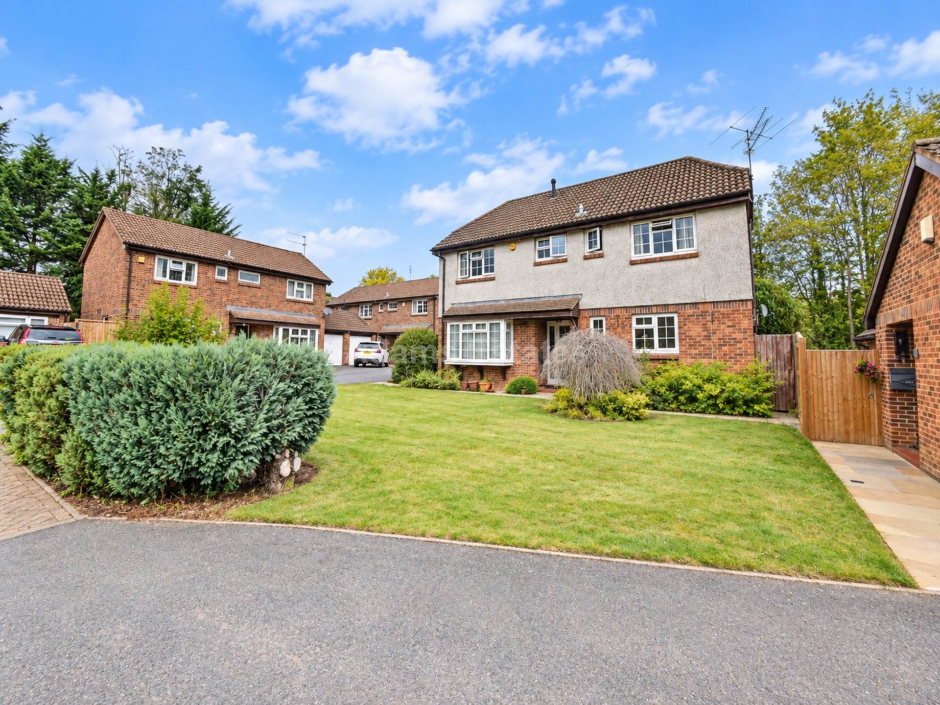 Simons Close, Tilehurst, Image 2