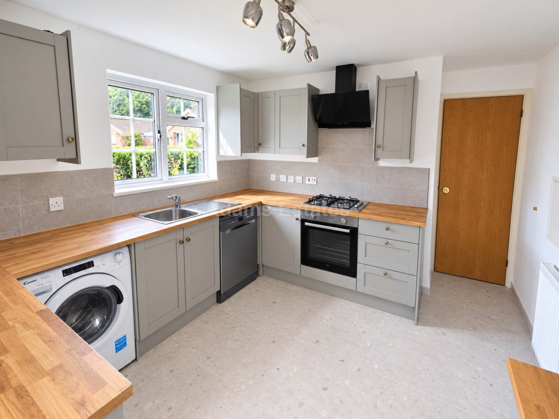 Simons Close, Tilehurst, Image 4