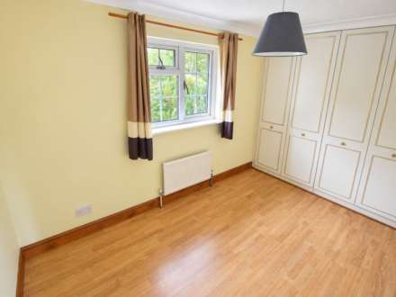 Simons Close, Tilehurst, Image 10