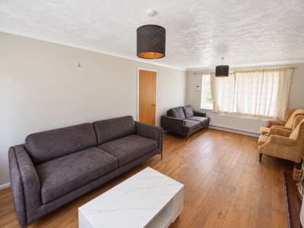 Simons Close, Tilehurst, Image 6