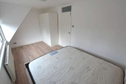 Corsham Road, Calcot, Image 14