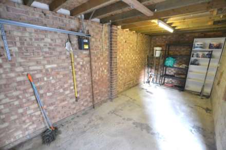 Corsham Road, Calcot, Image 16