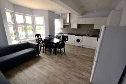 4 Bedroom Flat, Christchurch Road, Reading
