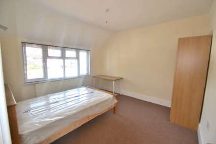 Northcourt Avenue, Reading, Berkshire RG2 7HG, Image 7