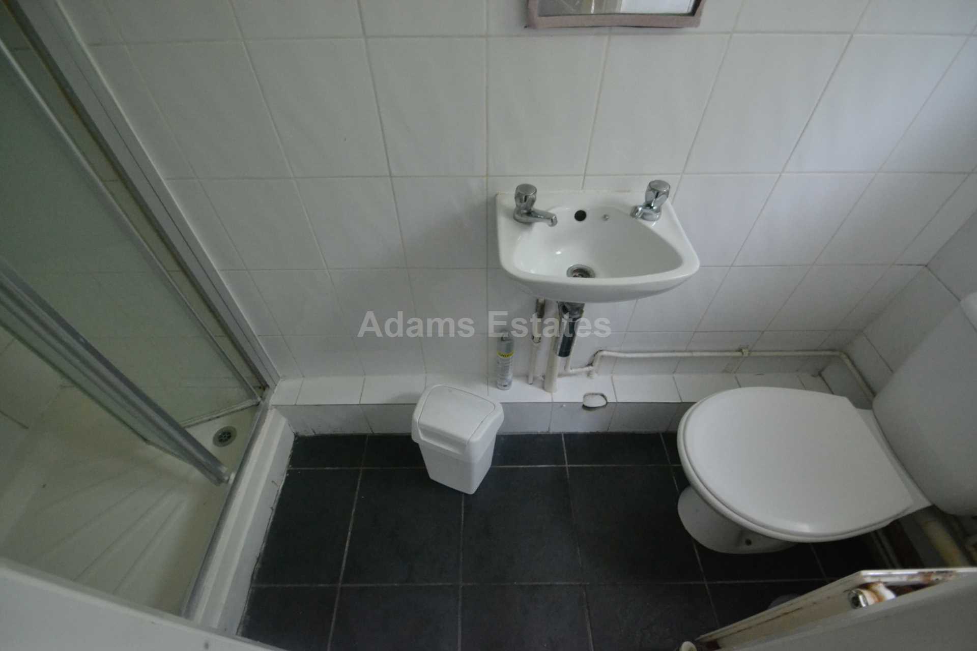 Basingstoke Road, Reading, Image 4