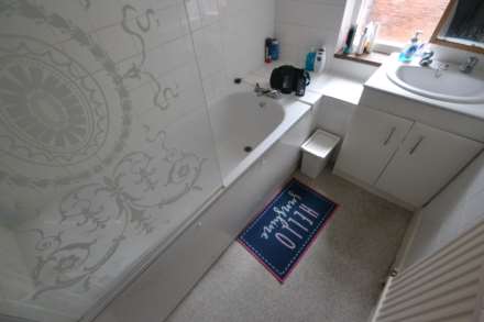 Basingstoke Road, Reading, Image 5