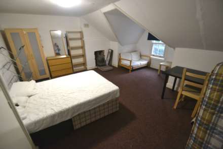 Basingstoke Road, Reading, Image 6