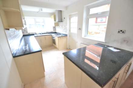 Pitcroft Ave, Reading, Image 3