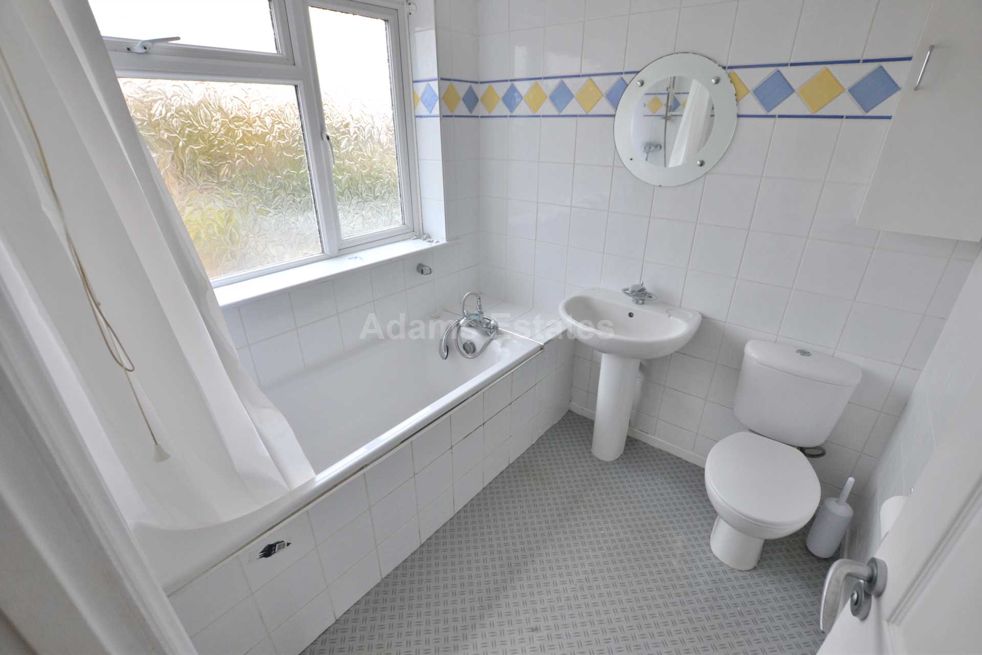 Lomond Avenue, Caversham, Reading, Image 5