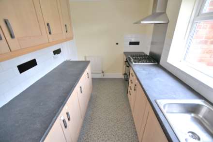 Lomond Avenue, Caversham, Reading, Image 2