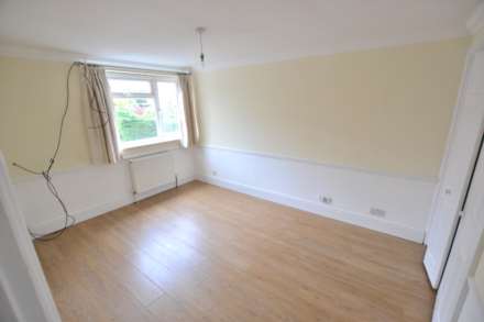 Lomond Avenue, Caversham, Reading, Image 4