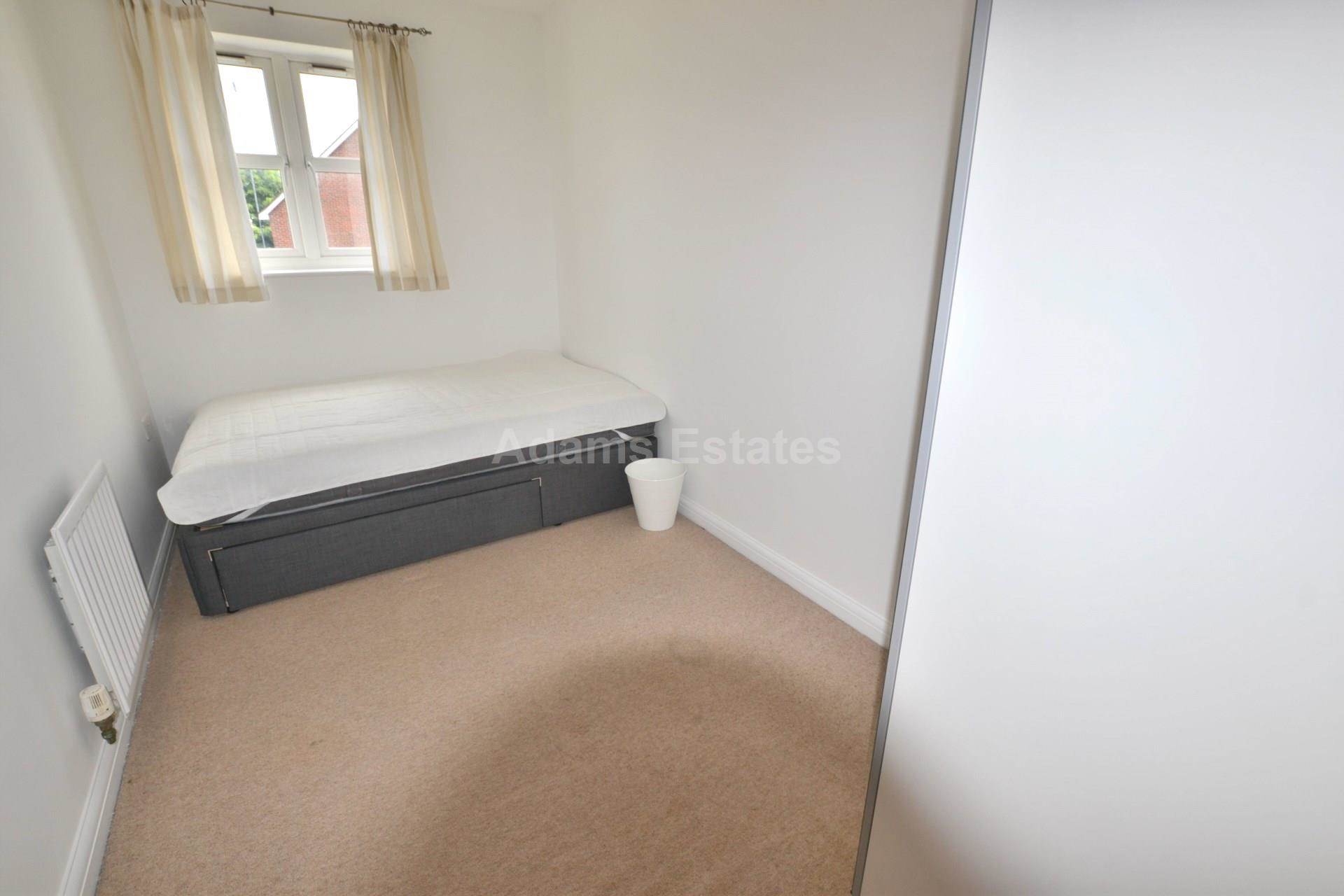 Iliffe Close, Reading, Image 8