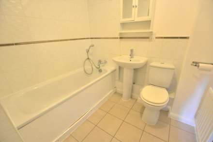 Iliffe Close, Reading, Image 9