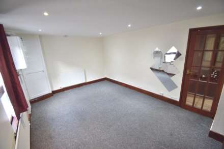 Property For Rent Zinzan Street, Reading