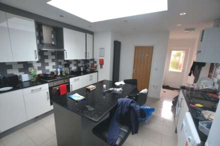 6 Bedroom Terrace, Blenheim Road, Reading