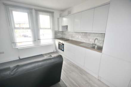 Tilehurst Road, Reading, Image 2