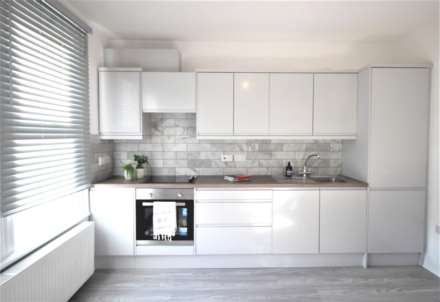 Tilehurst Road, Reading, Image 4